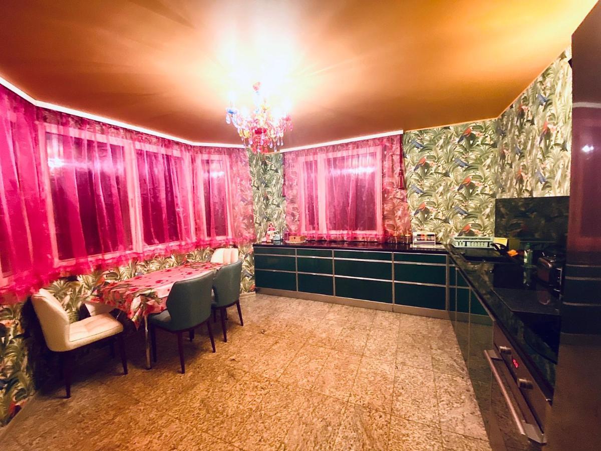Party House Hotel Cielavas Buitenkant foto
